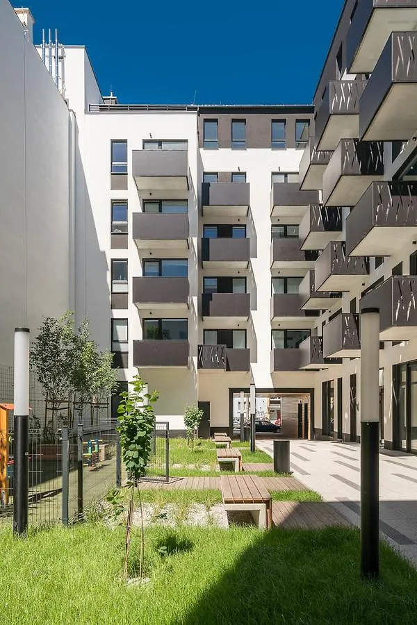 Aparthotel Deluxe Apartments By The Railway Station Wroclaw