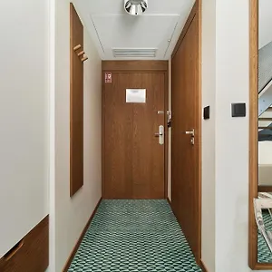  Aparthotel Gwarna City Center By Renters
