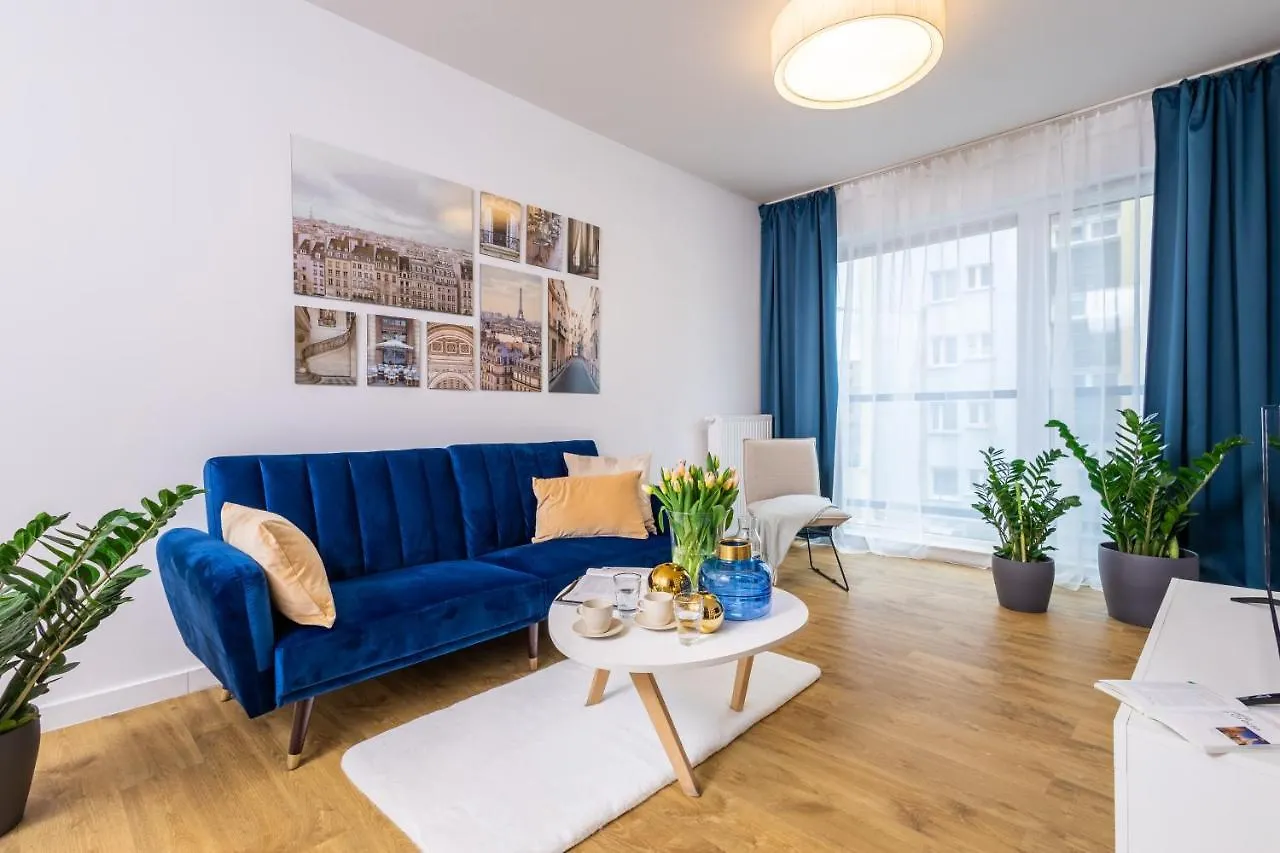 Deluxe Apartments By The Railway Station Вроцлав 0*,