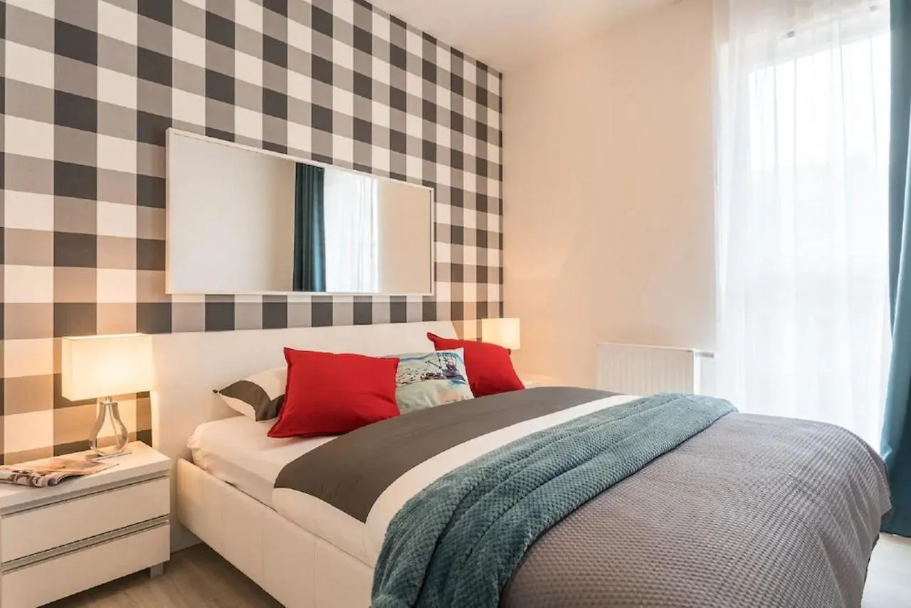 Deluxe Apartments By The Railway Station Βρότσλαβ 0*,  Πολωνία