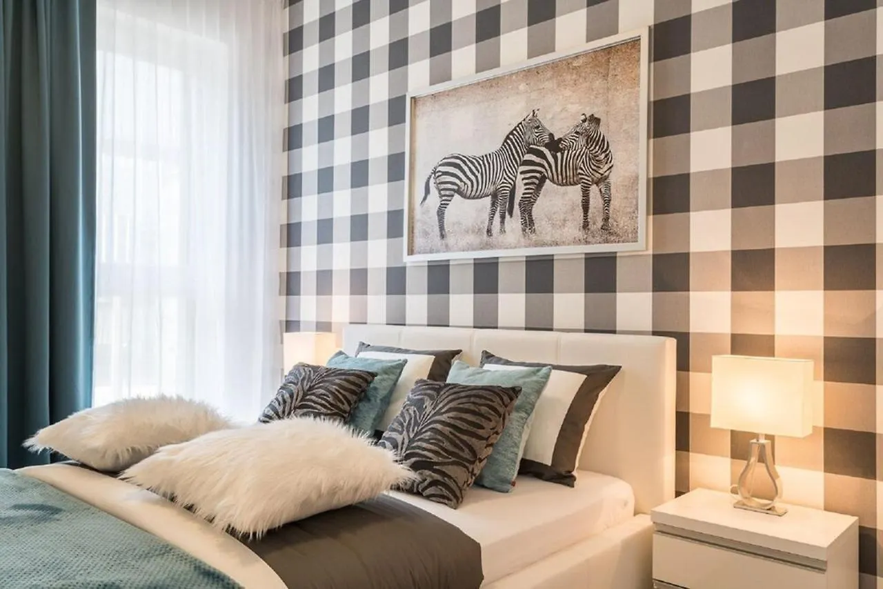 Апарт-отель Deluxe Apartments By The Railway Station Вроцлав